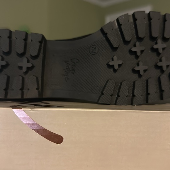 Crown Vintage- Black suede ankle pull on boots. - Picture 2 of 3